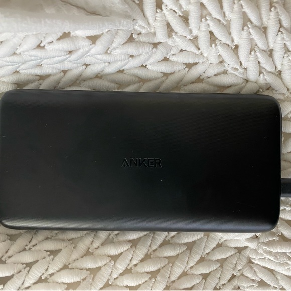ANKER portable charger - Picture 7 of 12